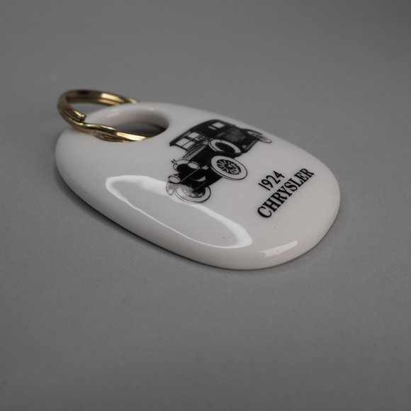 Vintage 1988 ROYAL DOULTON Chrysler Keychain - Picture 6 of 9